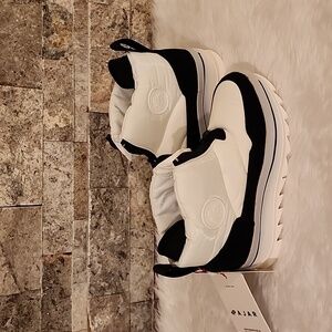 Pajar Gala Front Zip Stylish Black and White Ankle Boots